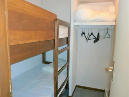 Charmant T2 Sud avec Bow-Window, TV, Kitchenette Équipée, Muscu, Sauna, Jacuzzi—Proche St-Lary Soulan - Photo 7