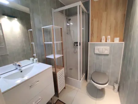 Appartement rénové, calme 300m plage, avec parking et balcon – Beg Meil, Fouesnant - Photo 3