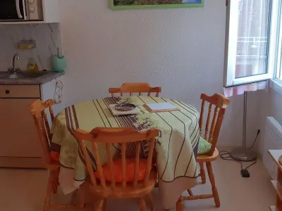 Appartement à Cauterets, Appartement cosy T2bis pour 4-6 pers. à Cauterets, proche centre, parking gratuit, casier à skis, Est - L883703