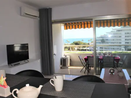 Villeneuve-Loubet : Appartement climatisé, 2 pièces, 4 couchages, parking en option - Photo 8