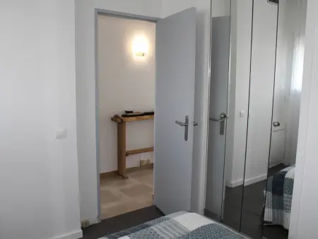 Villeneuve-Loubet : Appartement climatisé, 2 pièces, 4 couchages, parking en option - Photo 12