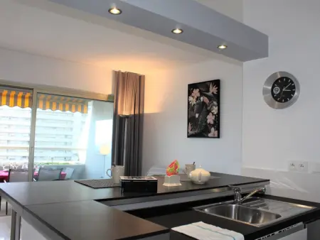 Villeneuve-Loubet : Appartement climatisé, 2 pièces, 4 couchages, parking en option - Photo 17