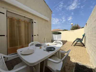 Maison à Gruissan, Pavillon climatisé près de la plage, 3 pièces, 5 couchages, terrasse, parking privé - L831652