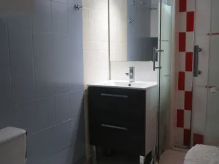 Charmante maison climatisée avec terrasse, parking privé à 600m de la plage, pour 6 personnes - Photo 3