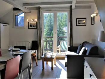 Appartement à Risoul,Studio mezzanine renouvé 6 pers, proche commodités et téléski, avec balcon sud/est et casier à ski FR-1-330-506 N°883747