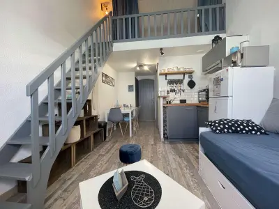 Appartement à Noirmoutier en l'Île, Studio Mezzanine Lumineux avec Wifi, Idéalement Situé, 4 Couchages, à 250m de la Plage et du Port - L883751