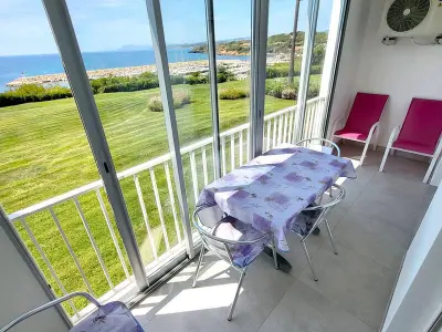 Appartement à Six Fours les Plages, T3 climatisé avec piscine, tennis et parking à 200m des plages - L883763