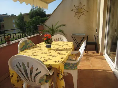 Appartement à Cavalaire sur Mer, Superbe appartement T3 avec terrasse et parking à Cavalaire-sur-Mer - L883791