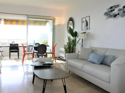 Appartement à Villeneuve Loubet, Appartement Moderne 4 Pers avec Clim et Parking, Villeneuve-Loubet Plage - L883831