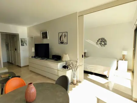 Appartement Moderne 4 Pers avec Clim et Parking, Villeneuve-Loubet Plage - Photo 5