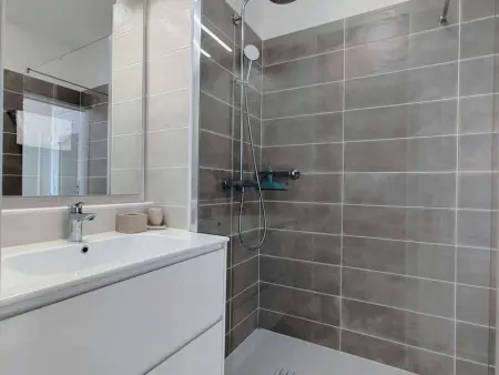 Appartement Moderne 4 Pers avec Clim et Parking, Villeneuve-Loubet Plage - Photo 11