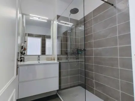 Appartement Moderne 4 Pers avec Clim et Parking, Villeneuve-Loubet Plage - Photo 18