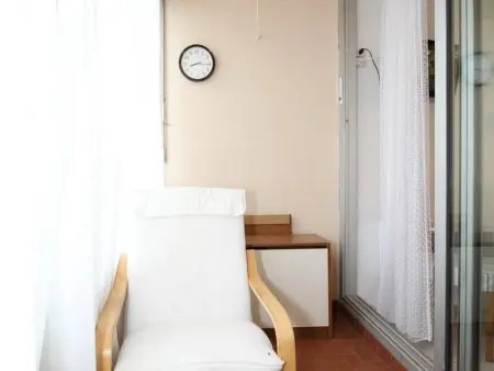 Studio fonctionnel avec loggia fermée à Balaruc-les-Bains, proche centre, parking collectif, tout équipé - Photo 6