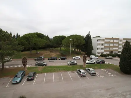 Studio fonctionnel avec loggia fermée à Balaruc-les-Bains, proche centre, parking collectif, tout équipé - Photo 7