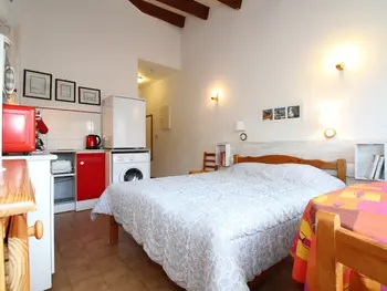 Apartment in Balaruc les Bains,Studio Confort 2* avec 2 Parkings Privés, Proche Thermes, Calme et Bien Équipé - Balaruc-les-Bains FR-1-553-114 N°883866