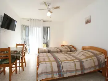 Appartement à Balaruc les Bains, Charmant Studio avec Loggia - Exposition Sud/Est, Parc Charles de Gaulle, 2*, Equipé, Balaruc-les-Bains - L883868