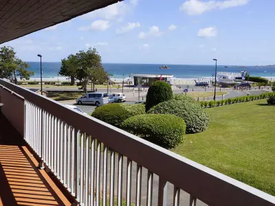 Appartement à Perros Guirec, Appartement 3* avec terrasse et parking, à 2 pas de la plage de Trestraou à Perros-Guirec - L883881