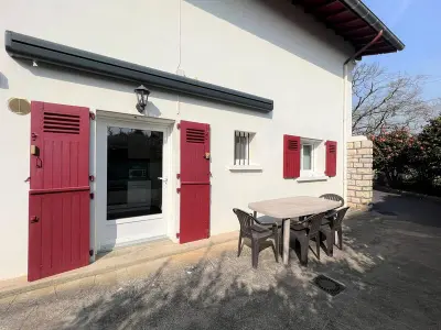 Appartement à Cambo les Bains, Coquet T1 Bis avec Terrasse en Rez-de-Jardin, Cambo-les-Bains FR-1-495-91 N°883892