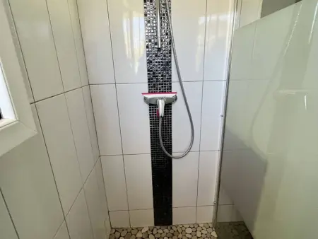 Rez-de-jardin rénové avec terrasse à Cambo-les-Bains, T1 Bis pour 2 personnes, équipé et lumineux - Photo 10