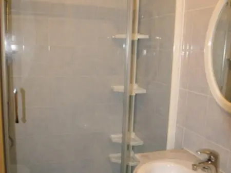 Studio cabine proche pistes, balcon, casier à skis, parking gratuit - Photo 3