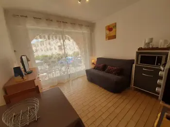 Appartement à Balaruc les Bains, Studio avec Parking, Wi-Fi et Animaux Acceptés - Proche Étang de Thau et Thermes - L883964