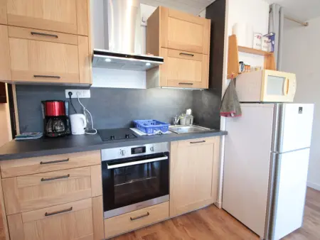 Appartement cosy 2 pièces pour 4 pers, proche centre et pistes, avec balcon, parking et équipements inclus - Photo 3