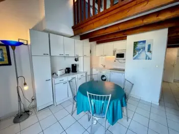 Appartamento a Saint Pierre Quiberon,Appartement bord de mer à Saint-Pierre-Quiberon avec balcon et garage FR-1-478-181 N°883988