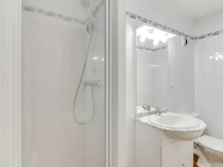 Duplex au calme 7 couchages, balcon sud, parking, piscine couverte, fitness, proche pistes et centre - Photo 7