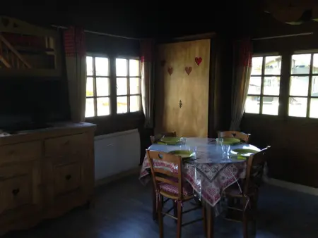 Chalet authentique de 35 m² à Demi-Quartier pour 4 personnes avec parking et WIFI - Photo 2