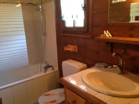 Chalet authentique de 35 m² à Demi-Quartier pour 4 personnes avec parking et WIFI - Photo 5