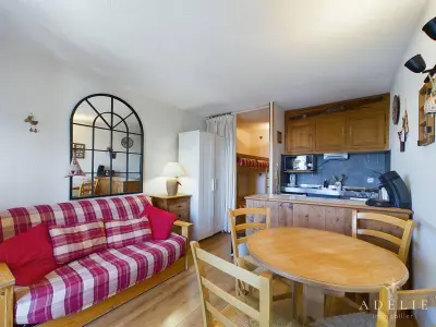 Appartement à Montvalezan La Rosière, Studio Sud 4 pers, balcon, à 50m des pistes et 200m des commerces, idéal pour familles - L960705