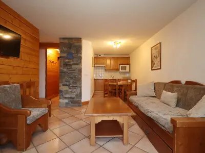 Appartement à Les Houches, Appartement cosy 5 pers près télécabine, piscine & parking, Les Houches FR-1-579-9 N°884090