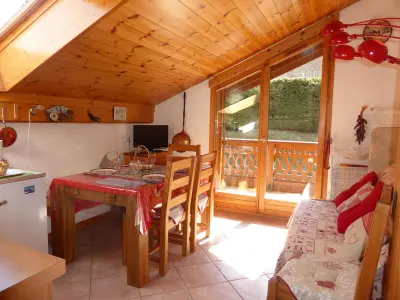 Appartement à Les Houches, Appartement 2 pièces cabine pour 5 personnes, proche du centre des Houches, balcon et parking - L884098