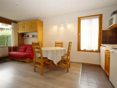 Appartement à Les Houches, Appartement cosy avec jardin privatif près des télécabines, parfait pour 6 personnes - Les Houches - L884099