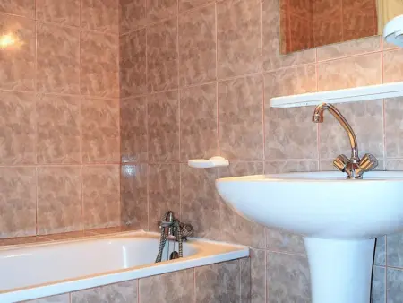 Charmant T3 avec Parking, Proche des Pistes, Equipé pour Familles - Photo 5