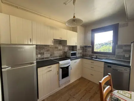 Appartement T4 Centre-ville avec balcon, cuisine équipée, TV, lave-vaisselle et lave-linge - Photo 2