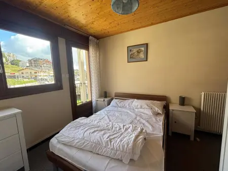 Appartement T4 Centre-ville avec balcon, cuisine équipée, TV, lave-vaisselle et lave-linge - Photo 5