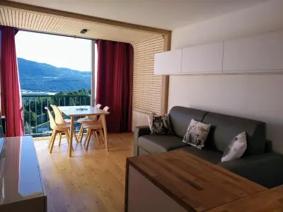 Appartement à Les Angles, Spacieux 2 pièces avec coin cabine et parking, proche du lac de Matemale - L884115