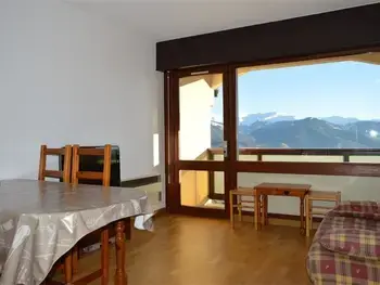 Wohnung in Font Romeu Odeillo Via,2 Pièces Cabine avec Balcon et Parking à Font-Romeu FR-1-580-19 N°884127