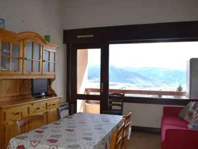 Appartement à Font Romeu Odeillo Via, Studio cabine mezzanine avec box voiture et parking, ascenseur panoramique - L884128