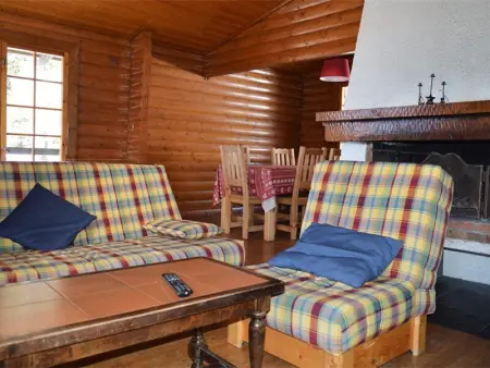 Chalet en Pierre avec Cheminée, 3 Chambres & Balcon, WIFI, Bolquère - 7 pers - Photo 1