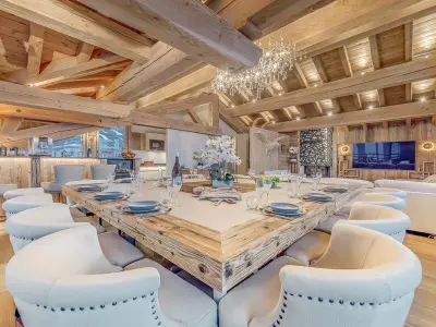 Chalet à Tignes, Chalet 5* à Tignes - 16 pers, 450m2 - Sauna, Jacuzzi, Salle de Jeu, Ski aux pieds, Proche Remontées - L831778