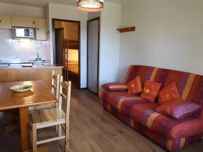 Appartement à Notre Dame de Bellecombe, Studio cosy à 50m des pistes, balcon, parking, casier à skis, proche village et école de ski - L884193