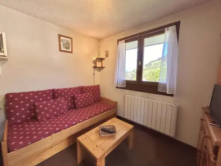 Charmant T2 à Demi-Quartier, 1 chambre, balcon, parking, casier à skis, proche forêt et espaces verts - Photo 3