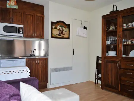 Appartement cosy 3 pièces pour 4 personnes avec balcon près des pistes - Photo 9