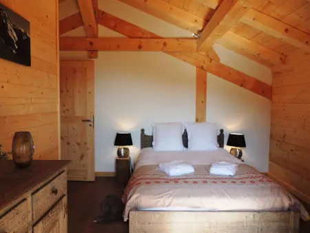 Chalet familial aux Gets avec cheminée et terrasse panoramique - Photo 2