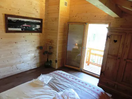 Chalet familial aux Gets avec cheminée et terrasse panoramique - Photo 5