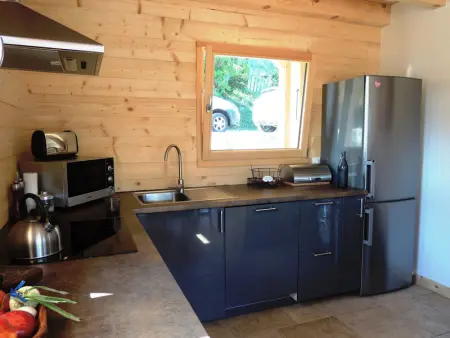 Chalet familial aux Gets avec cheminée et terrasse panoramique - Photo 10