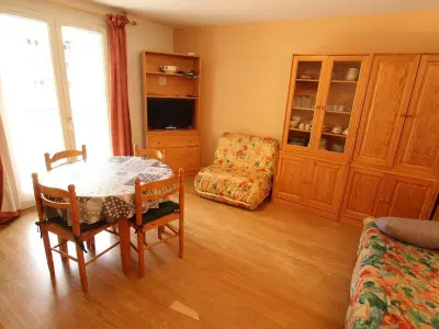 Appartement à Bagnères de Luchon, Charmant T2 Cabine Centre Luchon - Balcon Sud - Parking Privé - 4/6 personnes - L884297