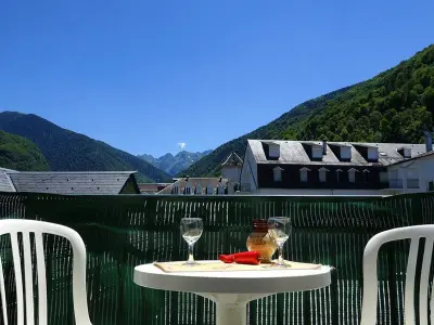 Appartement à Bagnères de Luchon, Appartement 4 pers. à Luchon - Balcons Sud, Parking et Proximité Thermes et Commerces - L884303